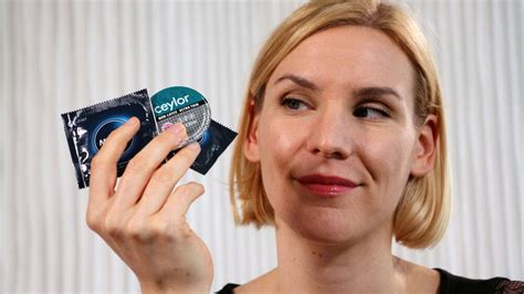 Blowjob ohne Kondom gegen Aufpreis Bordell Lichtaart